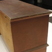 Blanket chest left side